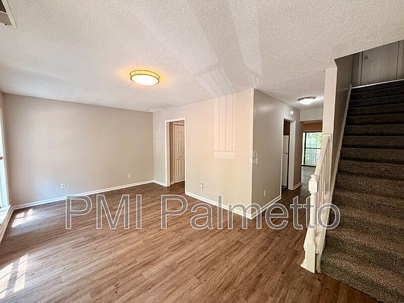 3rd image of 33 Chestnut Ferry Rd #202