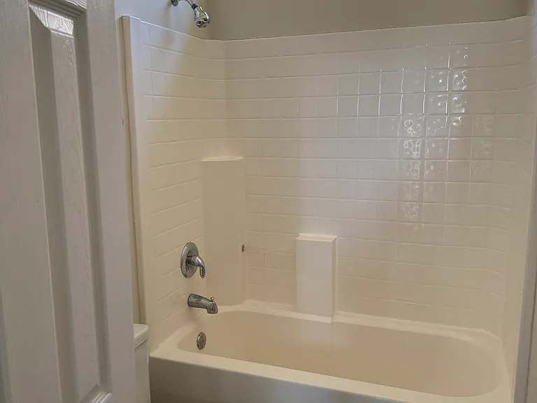 720 Bent Hickory Rd — Photo 2