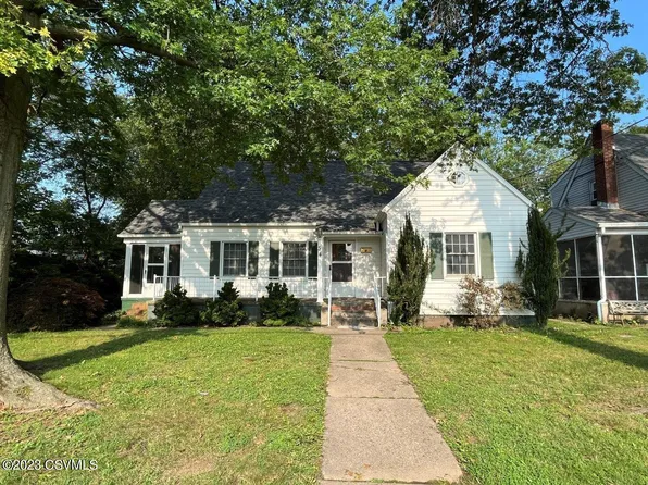 54 N Broad St, Selinsgrove, PA 17870