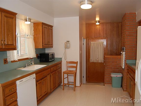 5th image of 29644 Newport Dr