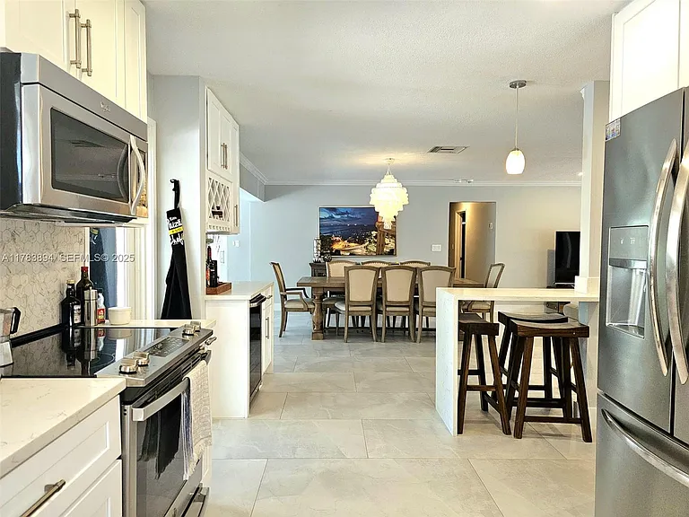 3602 NE 18th Ave — Photo 5