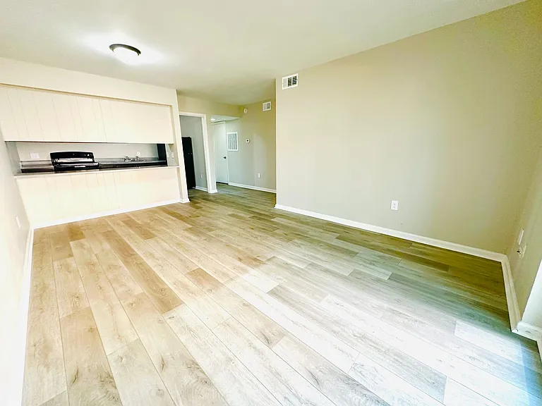 5665 McClelland Dr — Photo 32