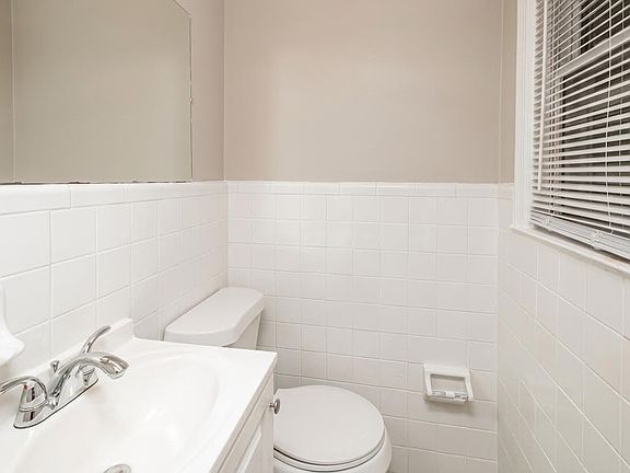 3rd image of 184 Wee Kirk Rd