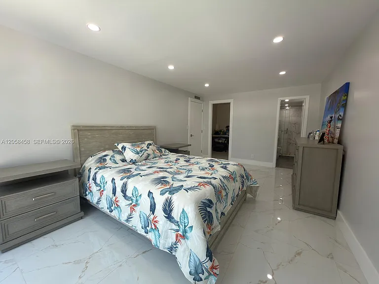 1800 Collins Ave #3H — Photo 17