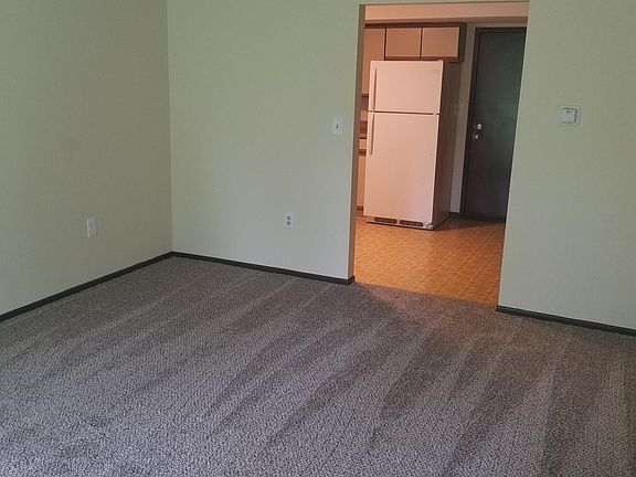 2nd image of 1813 Treetop Dr APT 2B