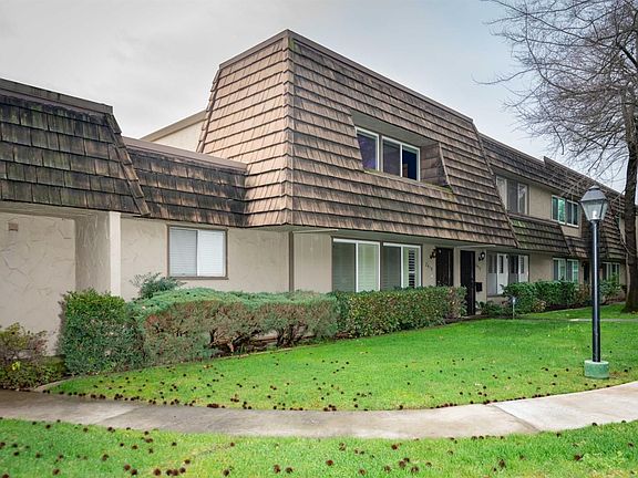 2nd image of 2418 Via Camino Ave