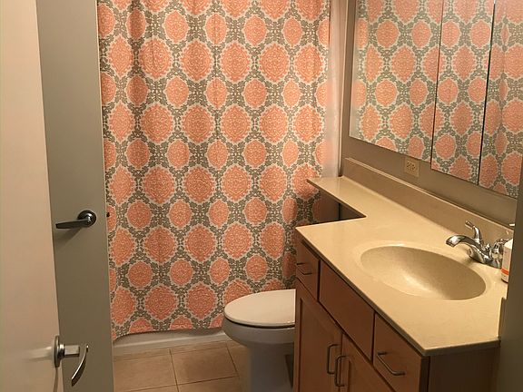 4th image of 222 N Columbus Dr APT 3504
