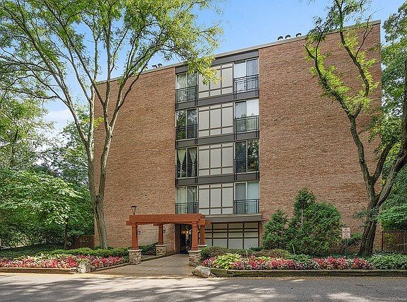 2nd image of 5800 Oakwood Dr Unit 3M