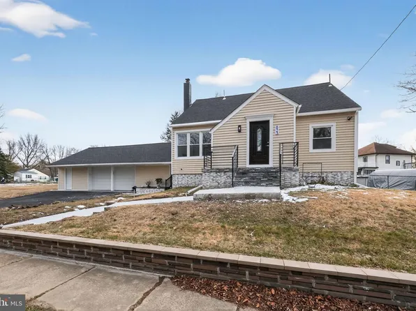 823 New Jersey Ave, Deptford, NJ 08096