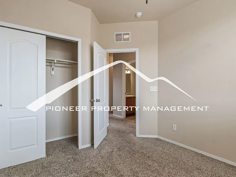 6247 Fowler Mill Point — Photo 18