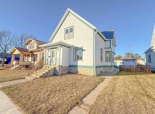 1512 16th Ave, Menominee, MI 49858