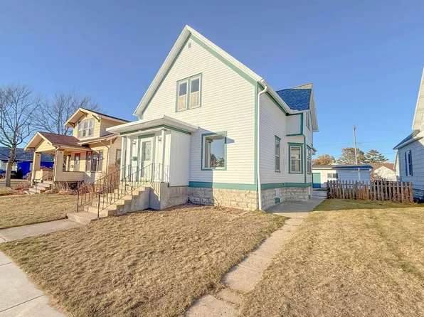 1512 16th Ave, Menominee, MI 49858