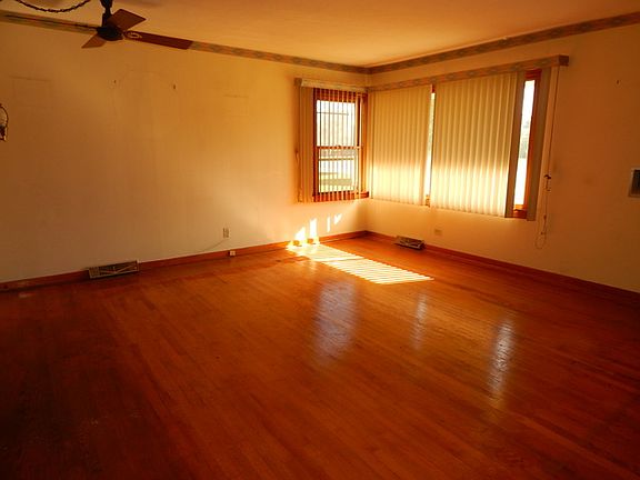 2nd image of 36 Whitehall Ave