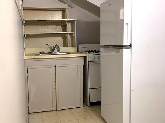 2nd image of 109 Hanover St #11010456