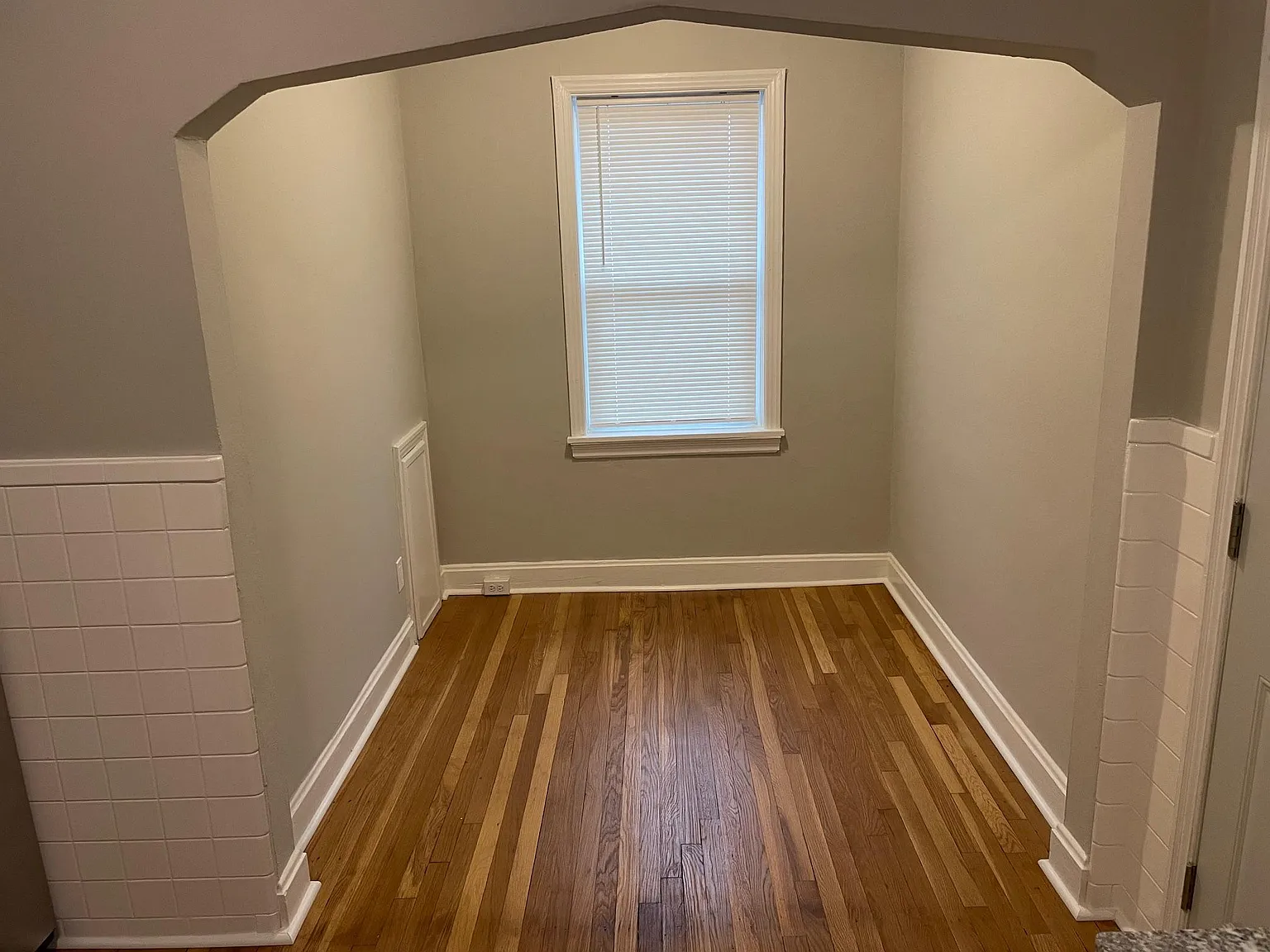 2820 Oakland Ave — Photo 4