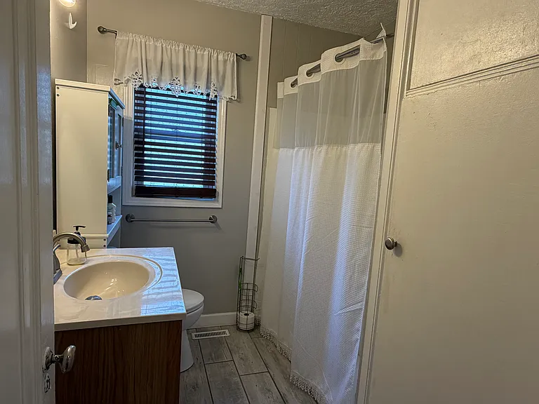 321 W Seitz St — Photo 10