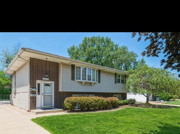 10124 Erie Pl, Highland, IN 46322