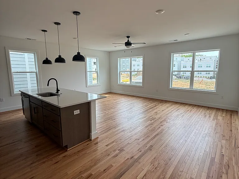 903 Bainbridge St #B — Photo 5