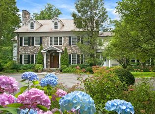 106 Husted Ln, Greenwich, CT 06830