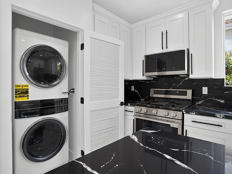 2219 Belmont Ln — Photo 21