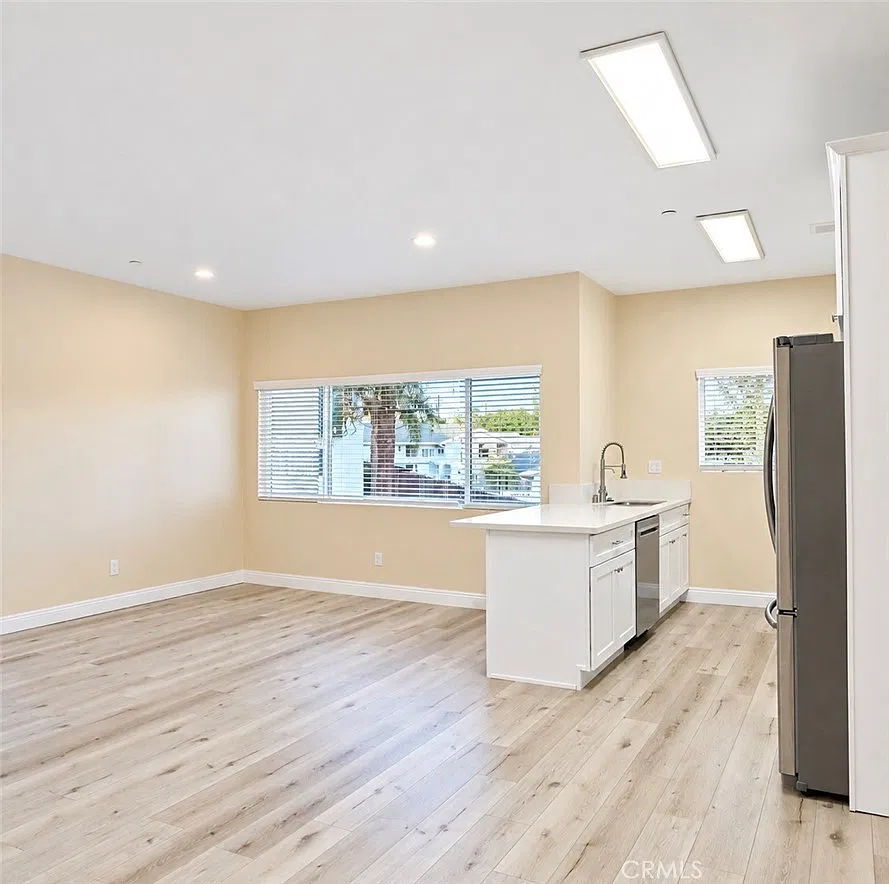 2 bed, 1340 sqft, $3,790 — Photo 3