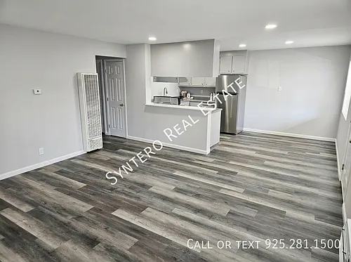 1524 Glazier Dr #4 Photo 1