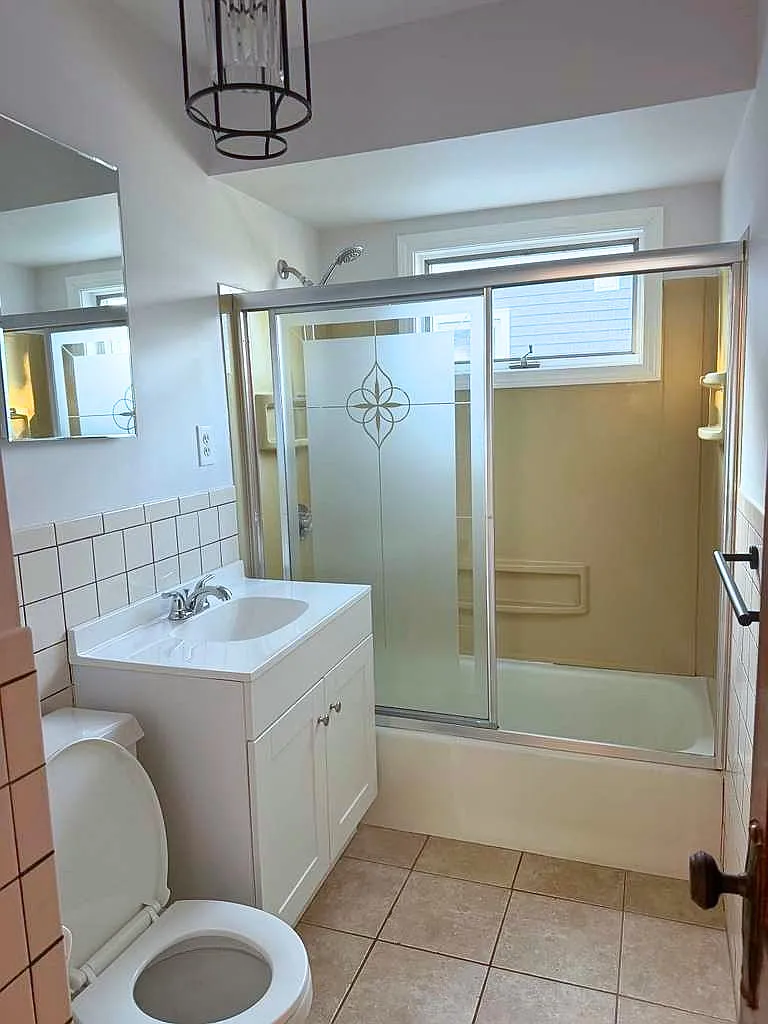 3 bed, 1100 sqft, $1,800 — Photo 3