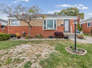 19105 Ash Ave, Eastpointe, MI 48021