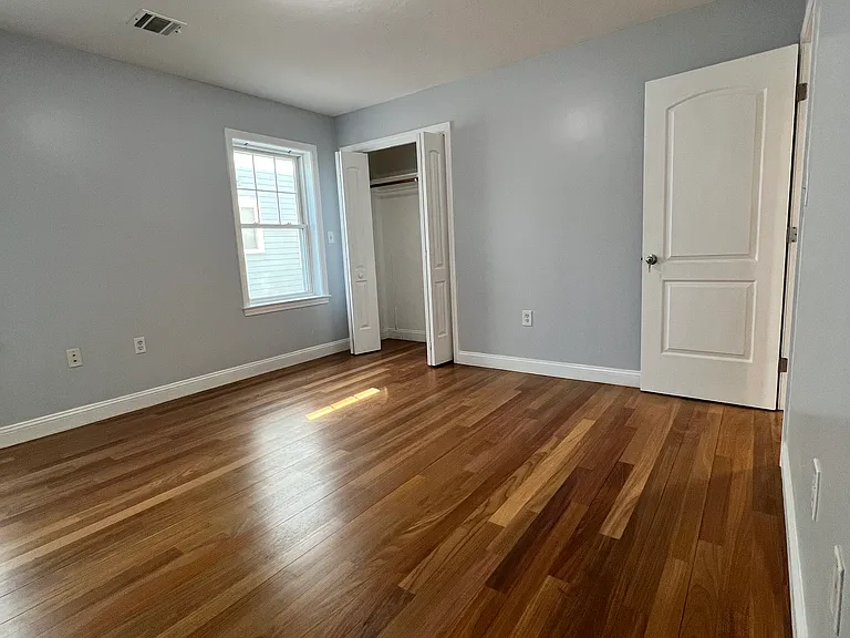 1613 Dorchester Ave — Photo 5