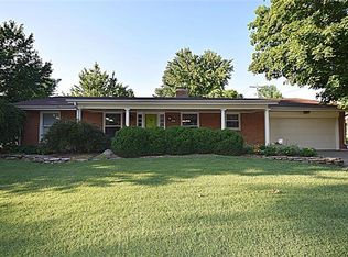 17 Bellevue Dr, Collinsville, IL
