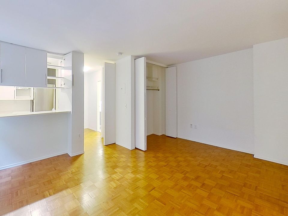 1st image of 360 W 34th St APT 12X