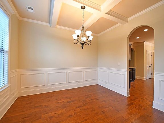4th image of 9834 Forest Hill Dr