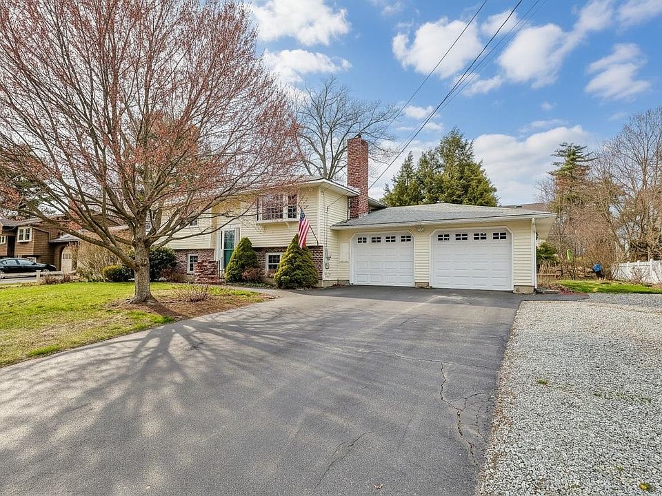 1st image of 8 Royal Oak Drive
