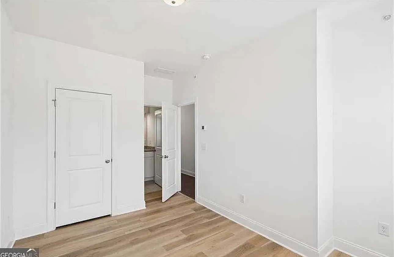 3 bed, 1800 sqft, $4,300 — Photo 1