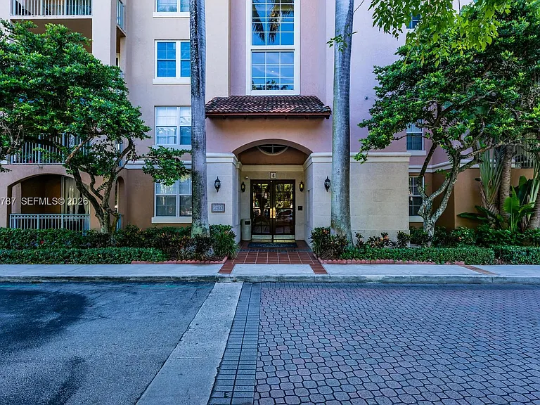19801 E Country Club Dr #4501 — Photo 1