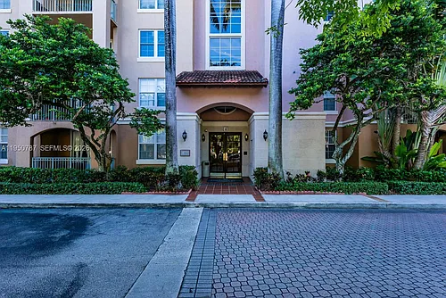 19801 E Country Club Dr #4501 Photo 1