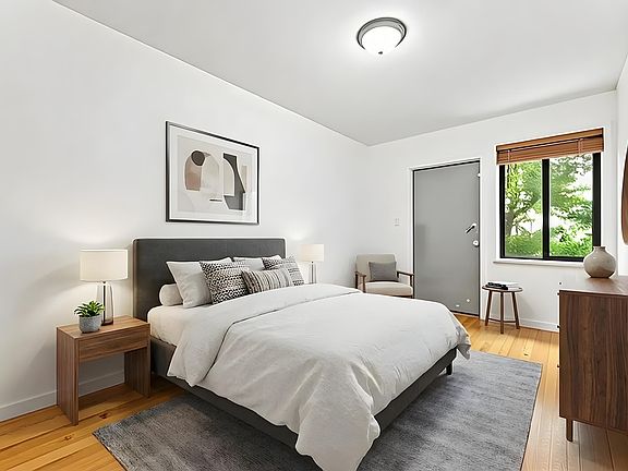 3rd image of 1007 Willoughby Ave #2