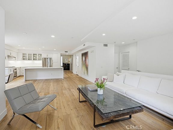 2nd image of 587 Rockefeller