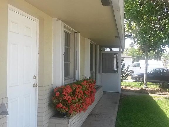3rd image of 605 SW 2nd Ave