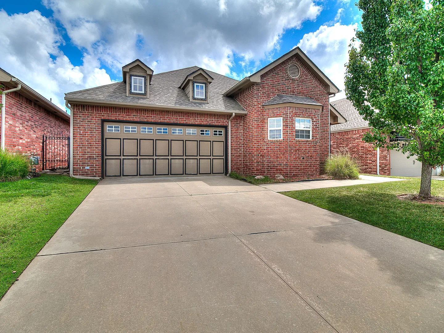 2044 Sq. Ft. Home- Gated Community with a Pool/Club House-Edmond Schools- Lawn Care Included — Photo 3
