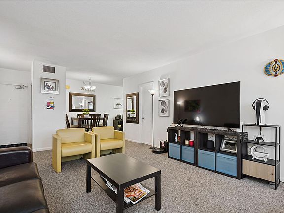 4th image of 2426 SE 17th Street #204A