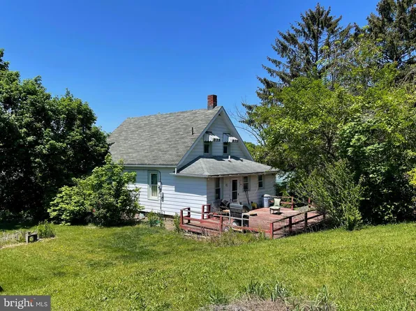 219 Academy Ave, Milton, PA 17847