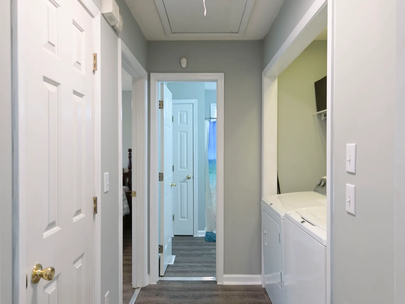 2 bed, 1000 sqft, $2,400 — Photo 2