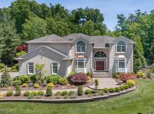 35 Ridge Rd, Roseland, NJ 07068