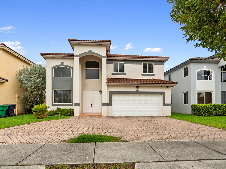 5776 SW 166th Ct