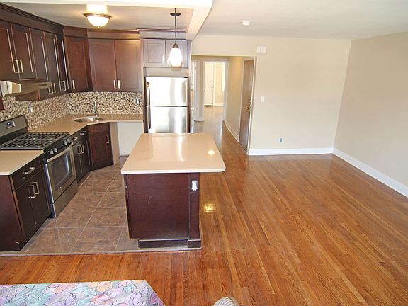 5th image of 3054 74th St #1