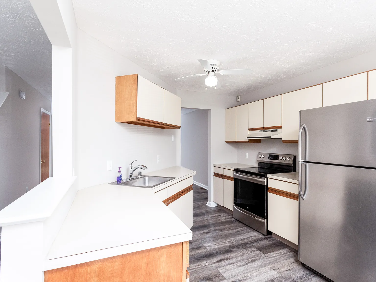52 Victoria Blvd — Photo 3