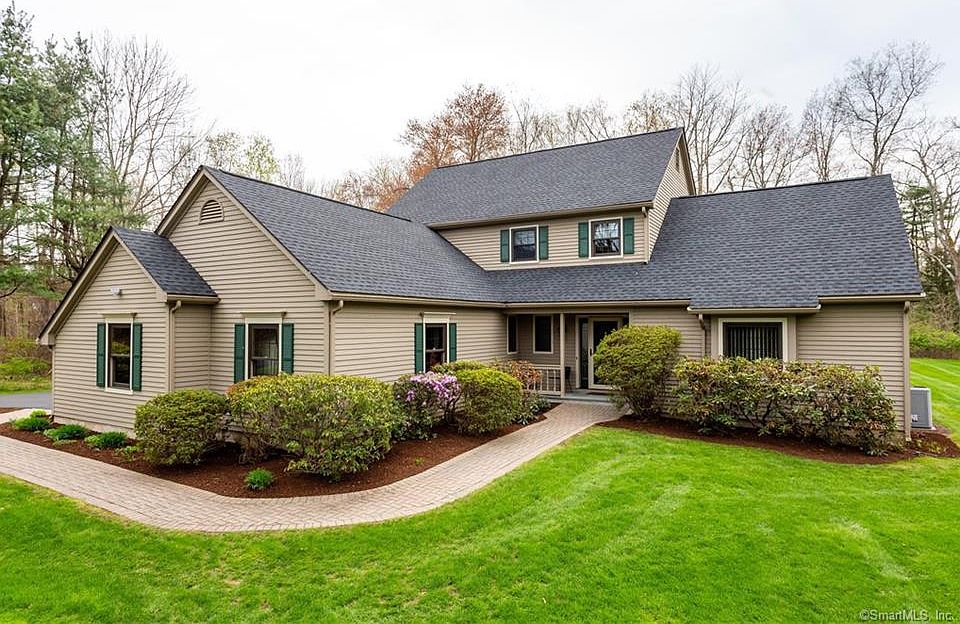 1st image of 32 Country Club Ln