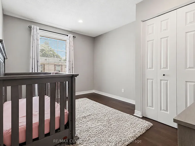 423 Everglade Cres — Photo 12