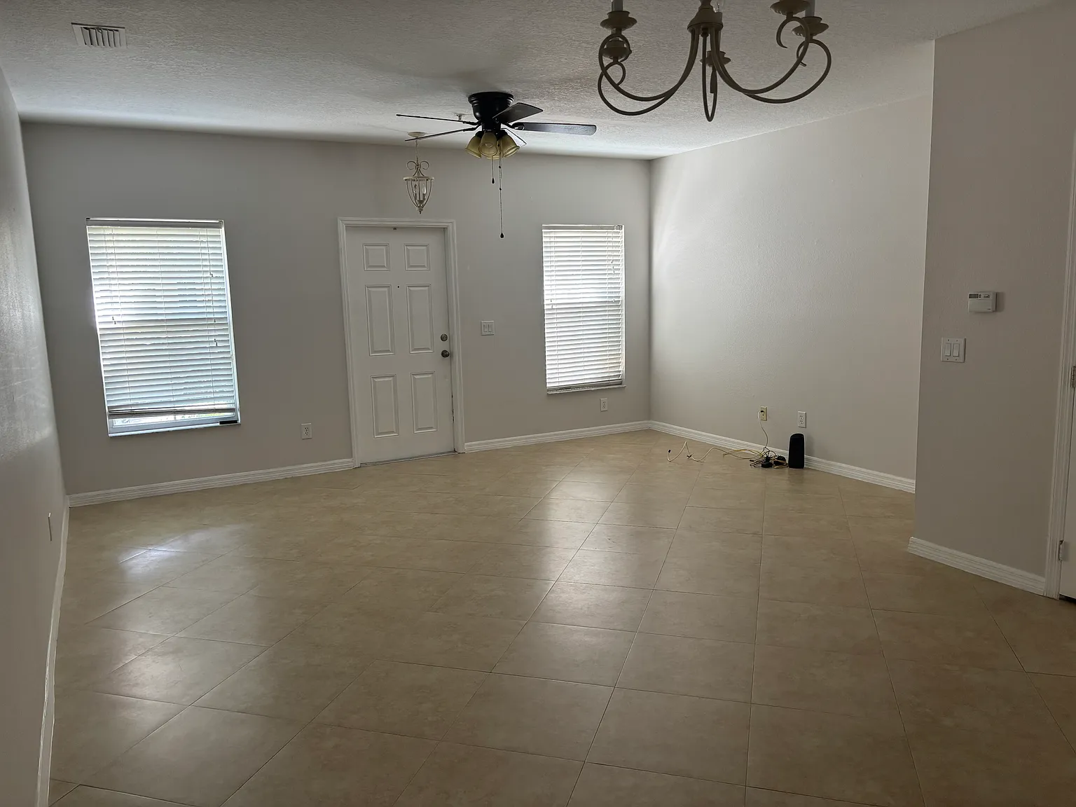 2 bed, 2.5 bath, 1234 sqft, $2,100 — Photo 4